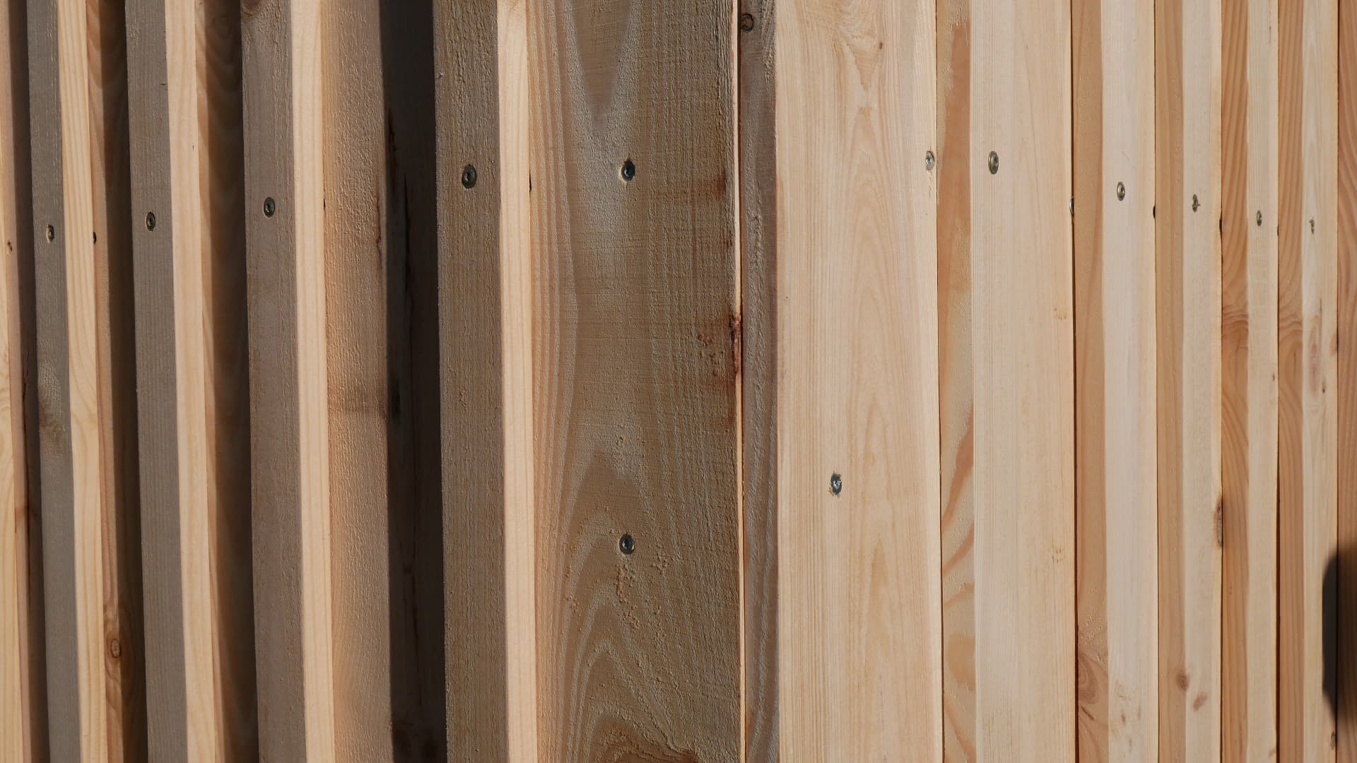 Massivholz-Maserung im Detail